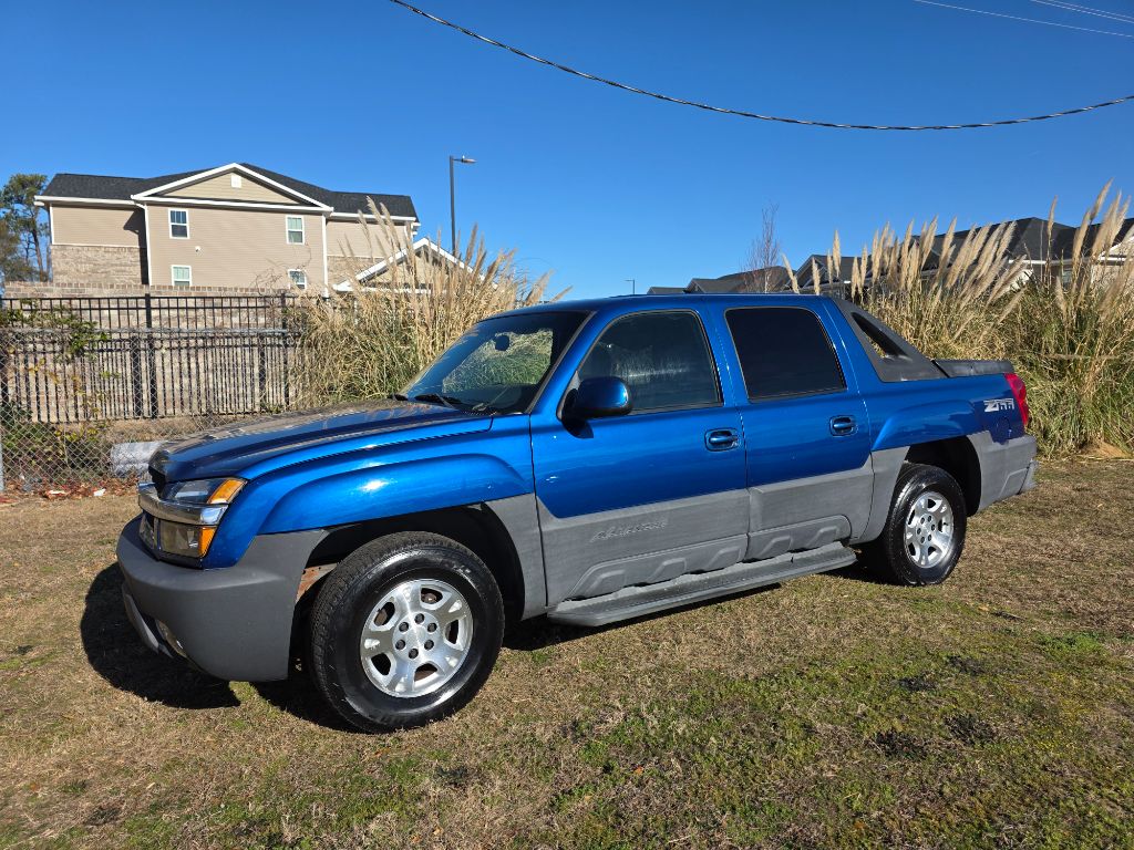 2003 Chevrolet Avalanche Base's photo
